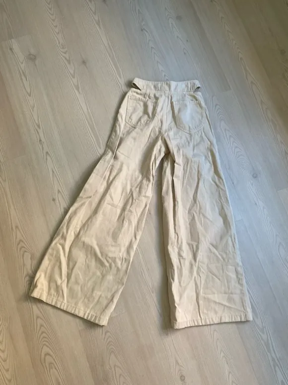 Cool jeans