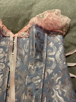 Corsage lilla og lyserød