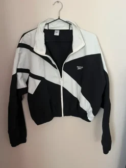 Croppad reebokjacka träningsjacka