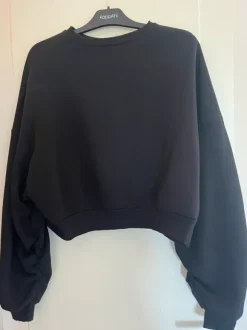 Cropped sweatshirt