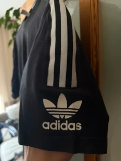 Czarna koszulka adidas jak nowa