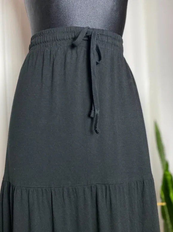 Czarna spódnica maxi basic minimal Pieces M wiskoza soft flowy