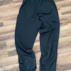 Czarne spodnie dresowe adidas y2k