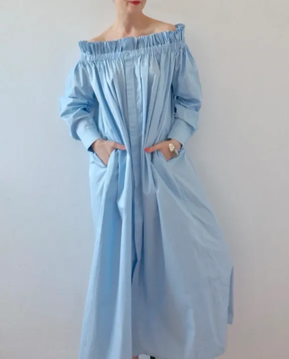 Długa sukienka, z hiszpańskim dekoltem, baby blue, brand Copenhagen Muse