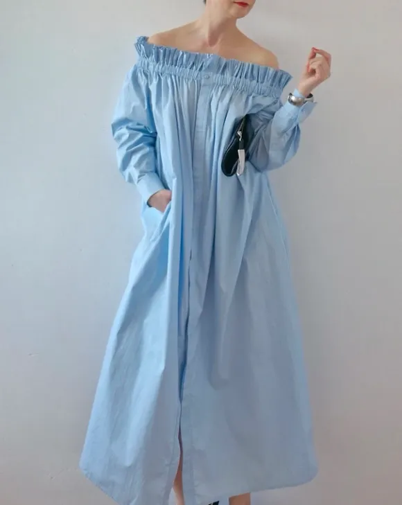 Długa sukienka, z hiszpańskim dekoltem, baby blue, brand Copenhagen Muse