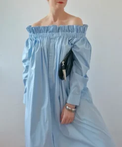 Długa sukienka, z hiszpańskim dekoltem, baby blue, brand Copenhagen Muse