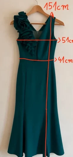 Elegancka długa sukienka butelkowa zieleń wesele