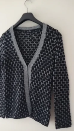 Elegancki sweterek czarno srebrny S
