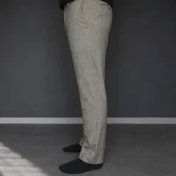Eleganckie spodnie Hugo Boss 98% wełna r. 52 kratka