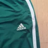 En fin adidasdress både jacka och byxa i fint skick