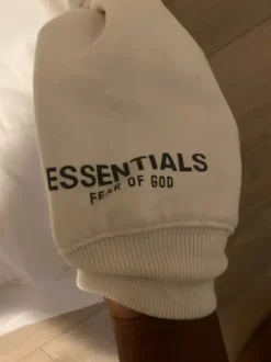Essential hoodie