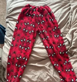 Et par Spider-Man natbukser