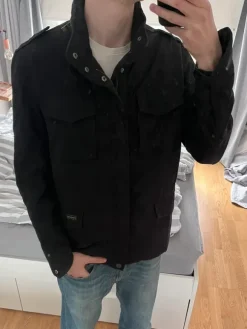 Fieldjacket från Peak performance