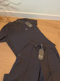 Figs FormX Scrub Top/Pants set Grey S
