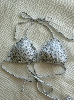 Fin ny blommig bikini