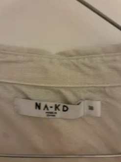 Fin skjorte fra NAKD