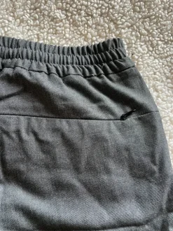 Fina kostymshorts, Won hundred