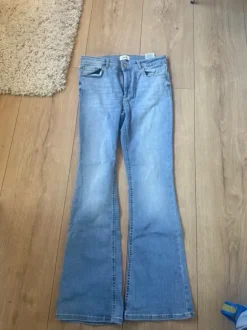 Flared jeans