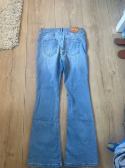 Flared jeans