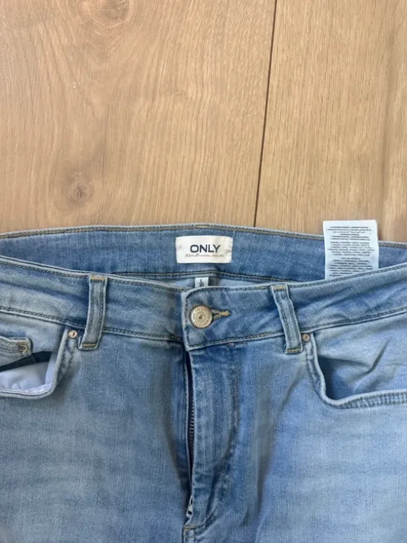 Flared jeans