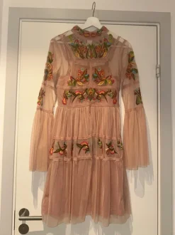 Frock and frill storlek 10