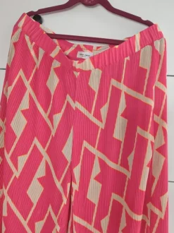 Gerry Weber 44 różowe plisowanr spodnie szeroka nogawka geometryczny beżowy wzór