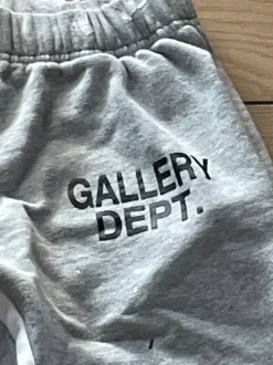 Grå Gallery