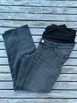Grå gravidjeans