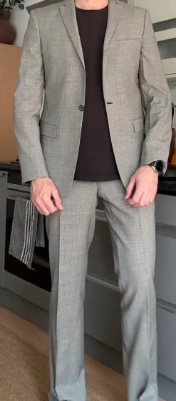 Grå kostym J Lindeberg