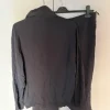 Grå pyjamas
