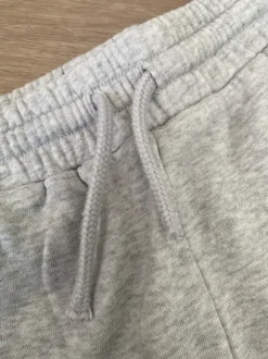 Grå shorts fra H&M 🩶