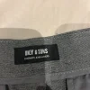 Gråa shorts