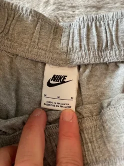 Gråa shorts från Nike