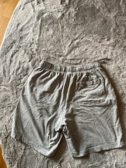 Gråa shorts från Nike