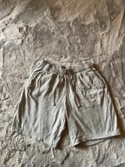 Gråa shorts från Nike
