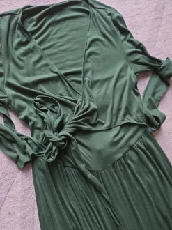 Grøn jumpsuit i str L fra Halara
