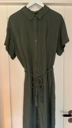 Grön skjortklänning
