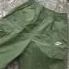 gröna nike shorts