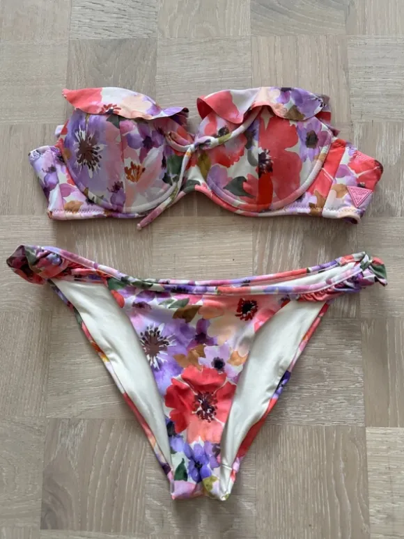 Guess bikini 🌸