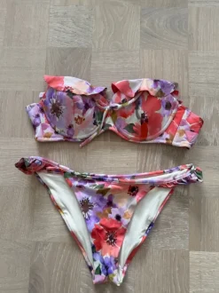 Guess bikini 🌸