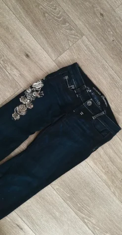 GUESS Premium dark wash