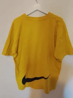 Gul tshirt
