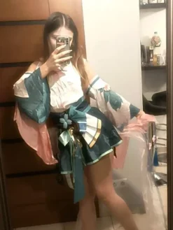 Hatsune Miku cosplay