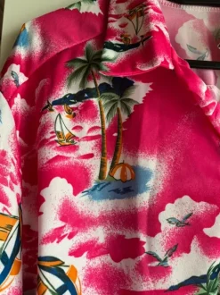 Hawaii skjorte + blomsterkranse