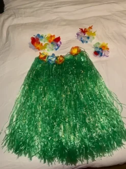 Hawaii-set / Hula-kjol med blomkransar
