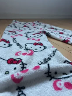 Hello kitty busker