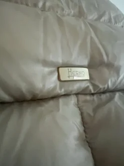Herno pufferjacket in champagne color