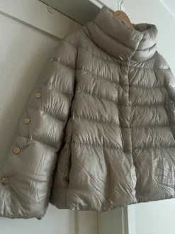 Herno pufferjacket in champagne color
