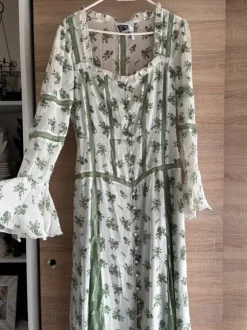historyczna suknie vintage średniowiecze victorian era