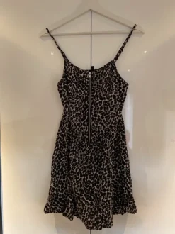 H&M dragt str 40